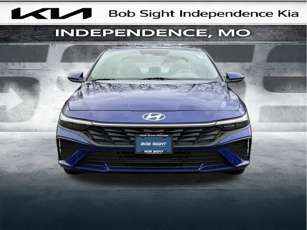 Used 2024 Hyundai Elantra SE image 16