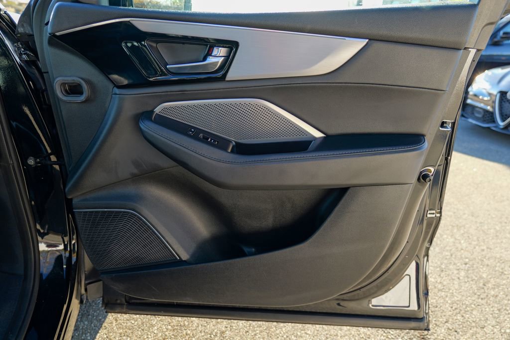 Used 2023 Acura MDX SH-AWD image 36