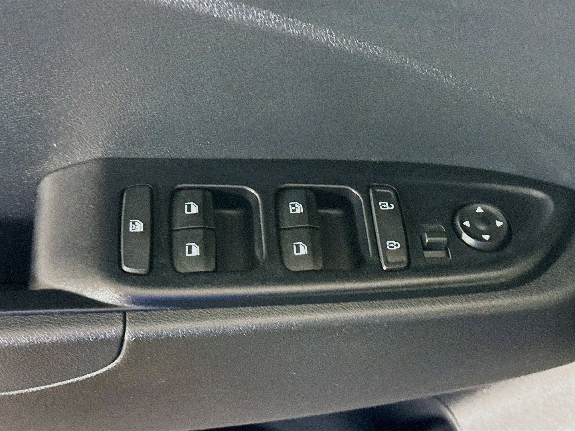 Used 2026 Hyundai Venue SEL FWD image 24