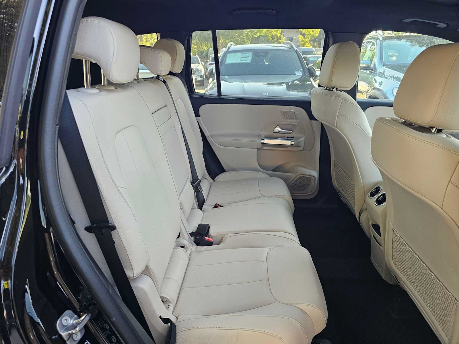 New 2026 Mercedes-Benz GLB 250 image 12