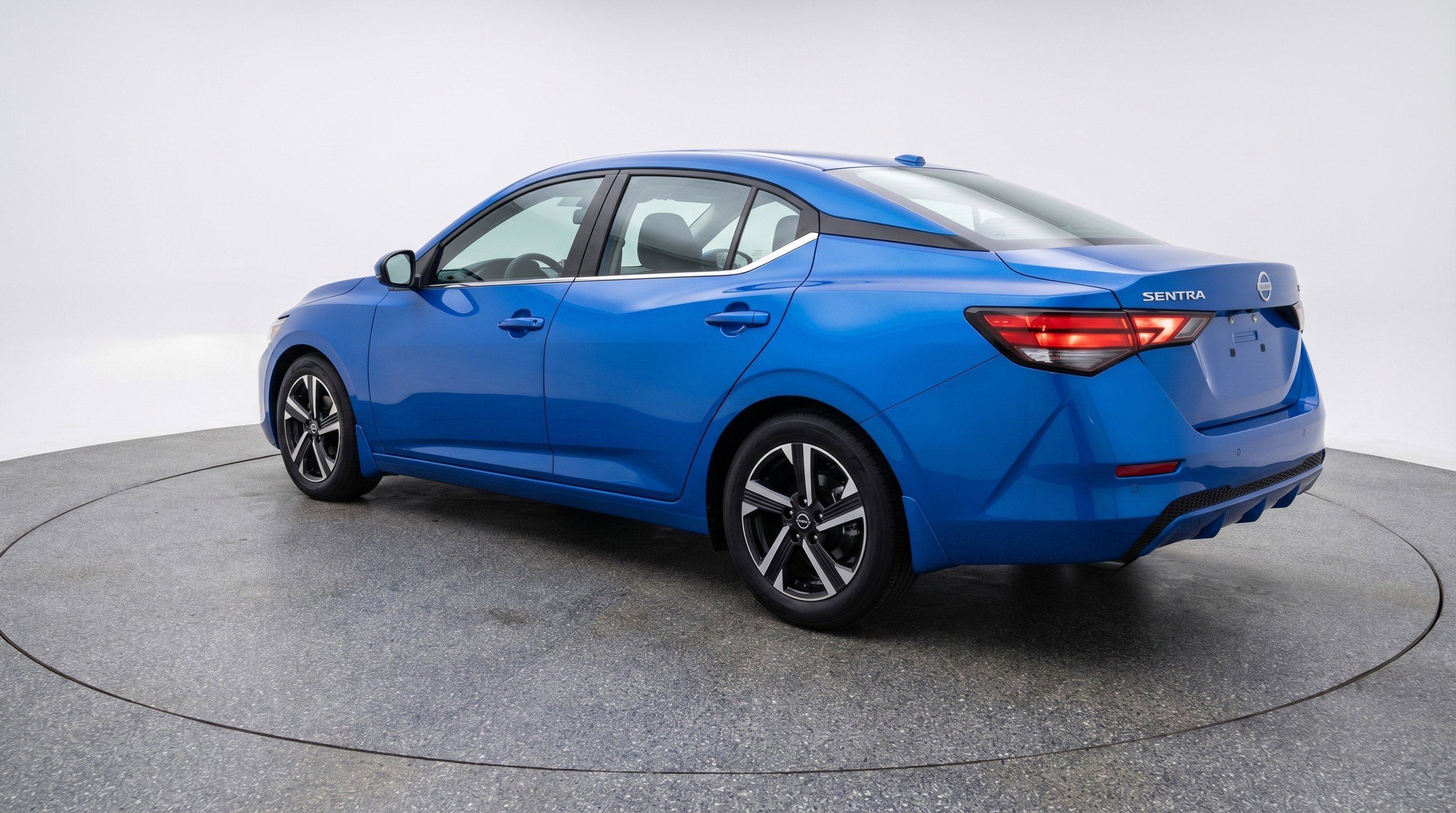 Used 2025 Nissan Sentra SV image 6