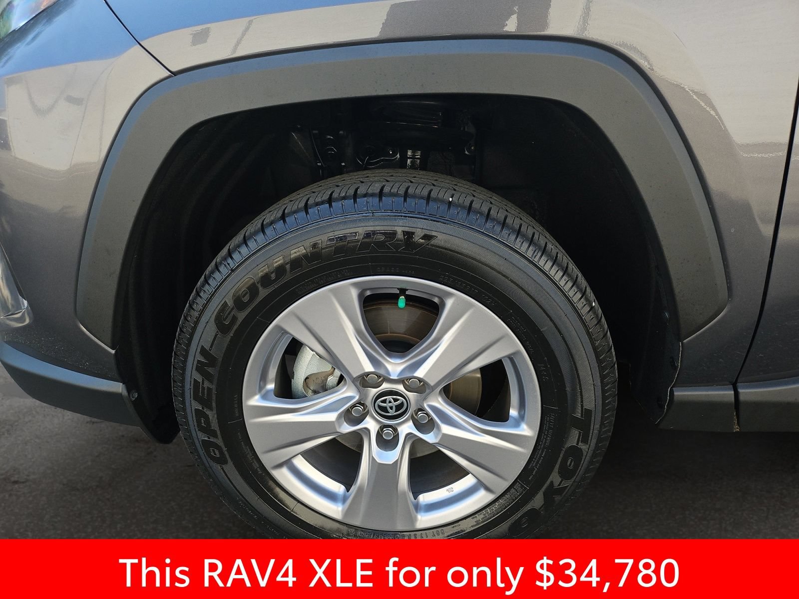 Used 2025 Toyota RAV4 XLE FWD image 40