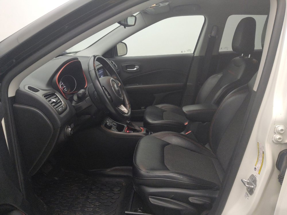 Used 2019 Jeep Compass Trailhawk w/ Cold Weather Group AWD/4WD image 17