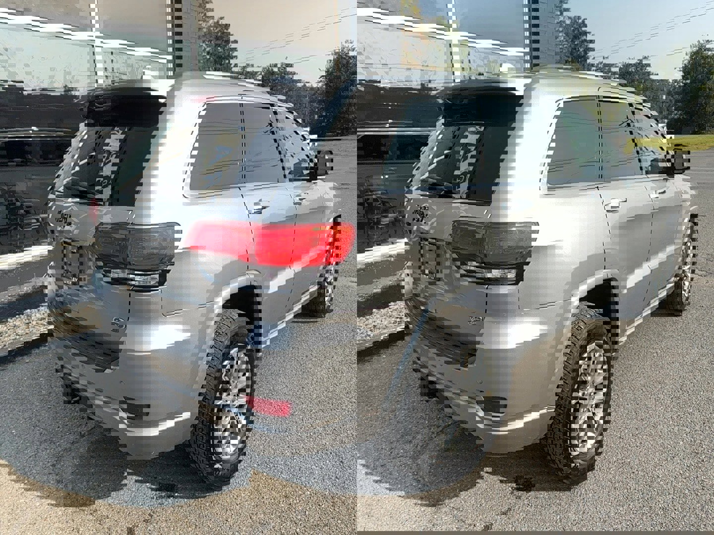 Used 2015 Jeep Grand Cherokee Overland image 10