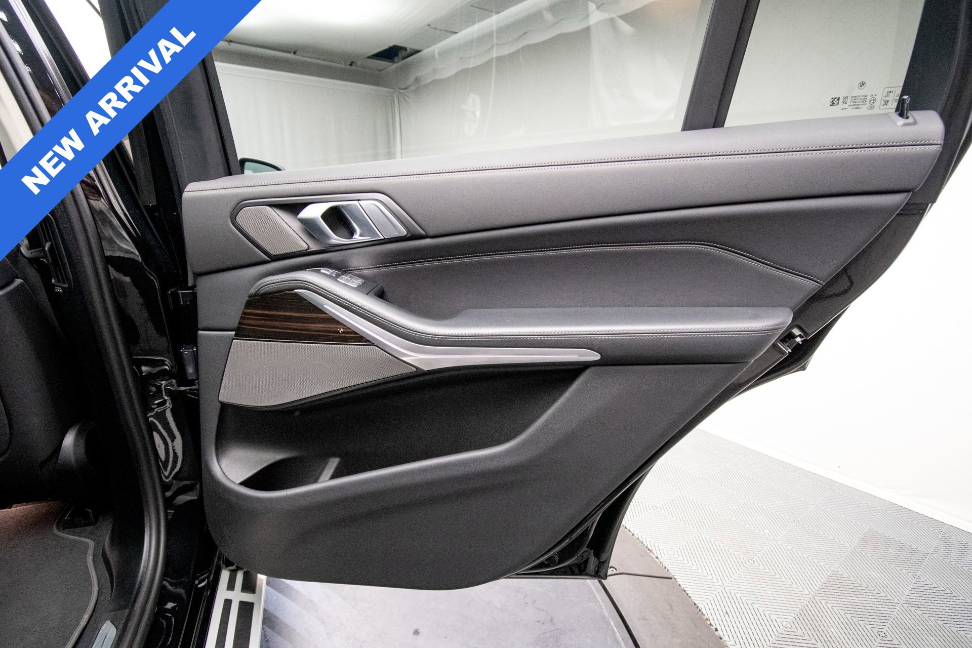 Used 2026 BMW X7 xDrive40i w/ Premium Package AWD/4WD image 30