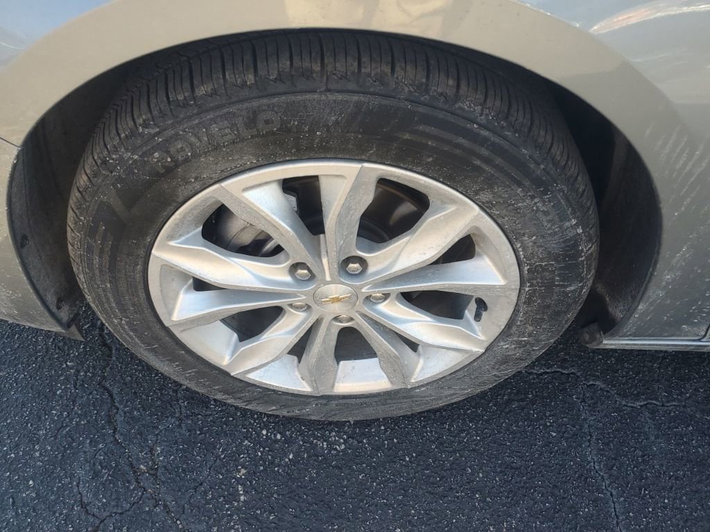 Used 2023 Chevrolet Malibu LT image 12