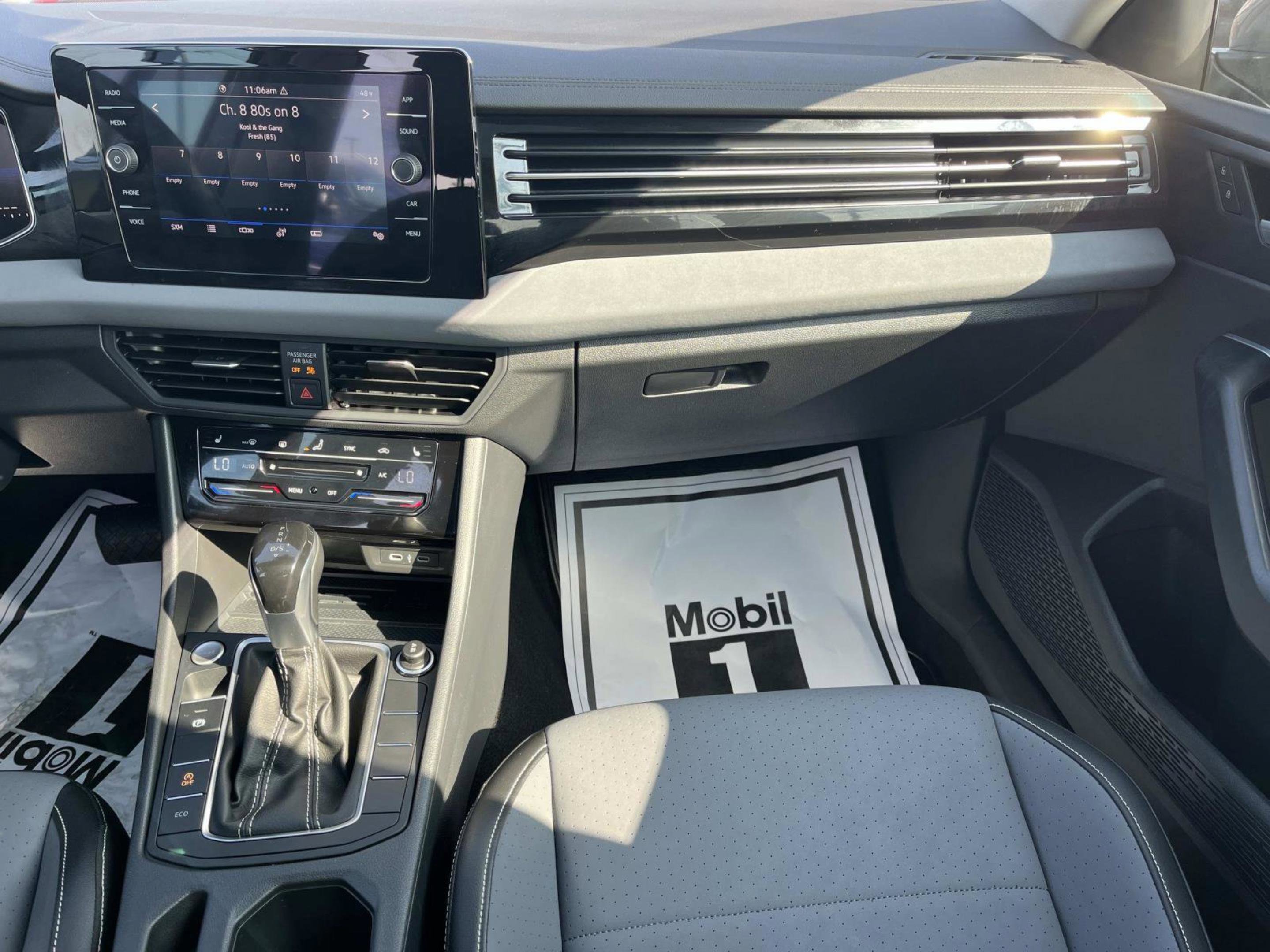 Used 2025 Volkswagen Jetta SE image 12