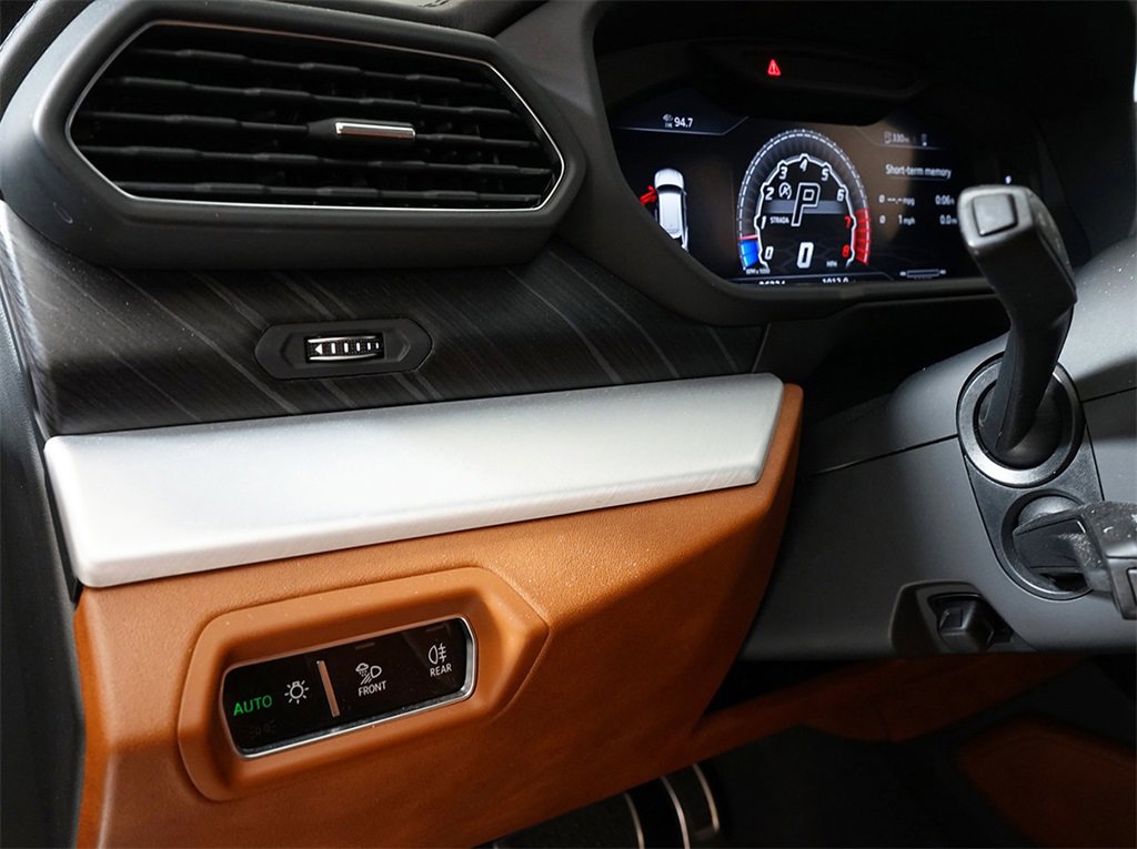 Used 2019 Lamborghini Urus image 9
