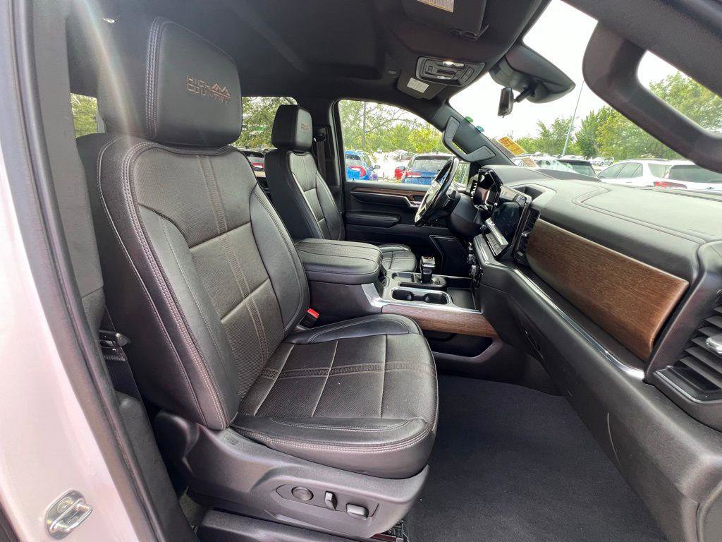 Used 2023 Chevrolet Silverado 1500 High Country w/ Technology Package image 30