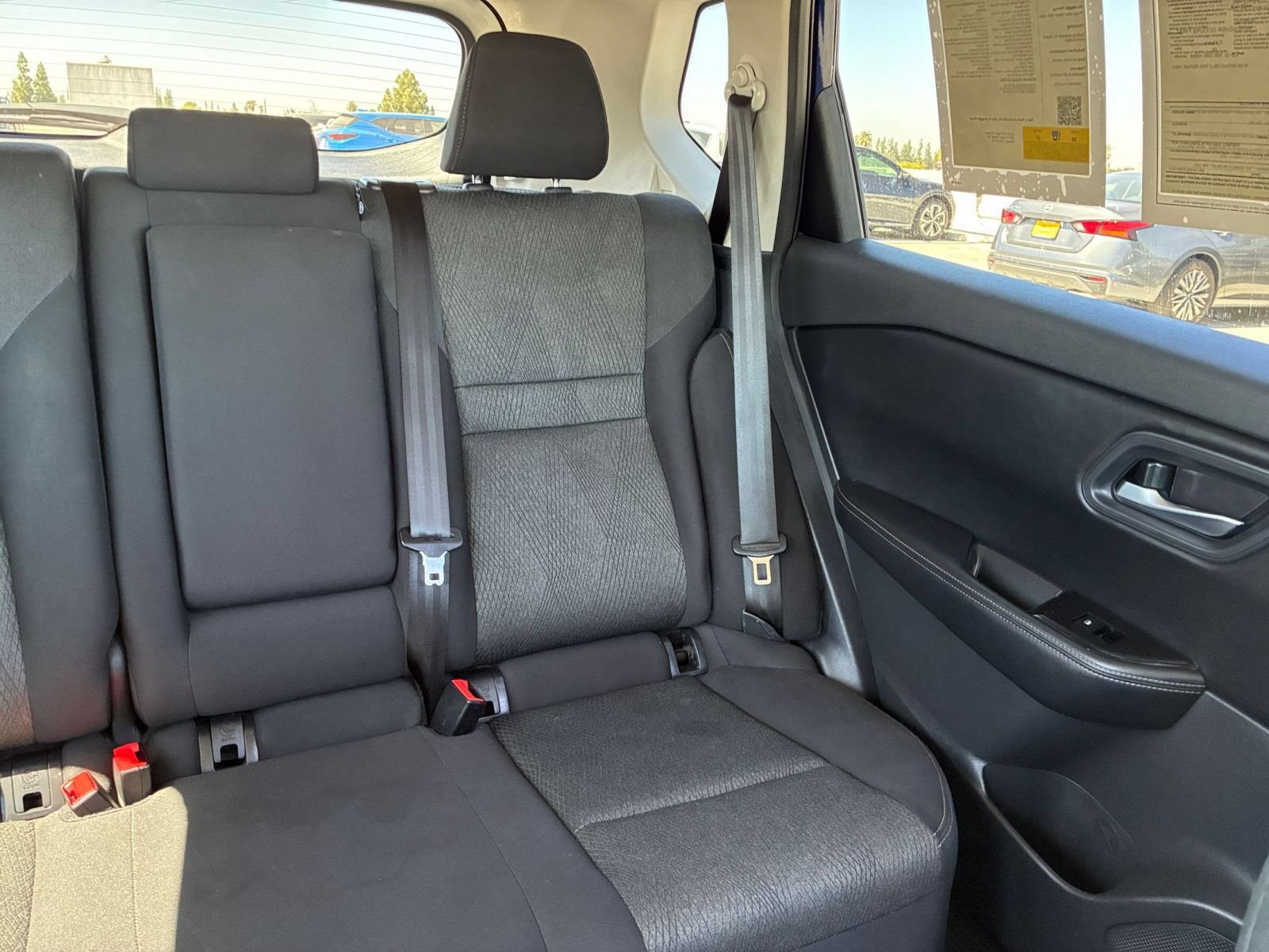 Used 2025 Nissan Rogue SV FWD image 38