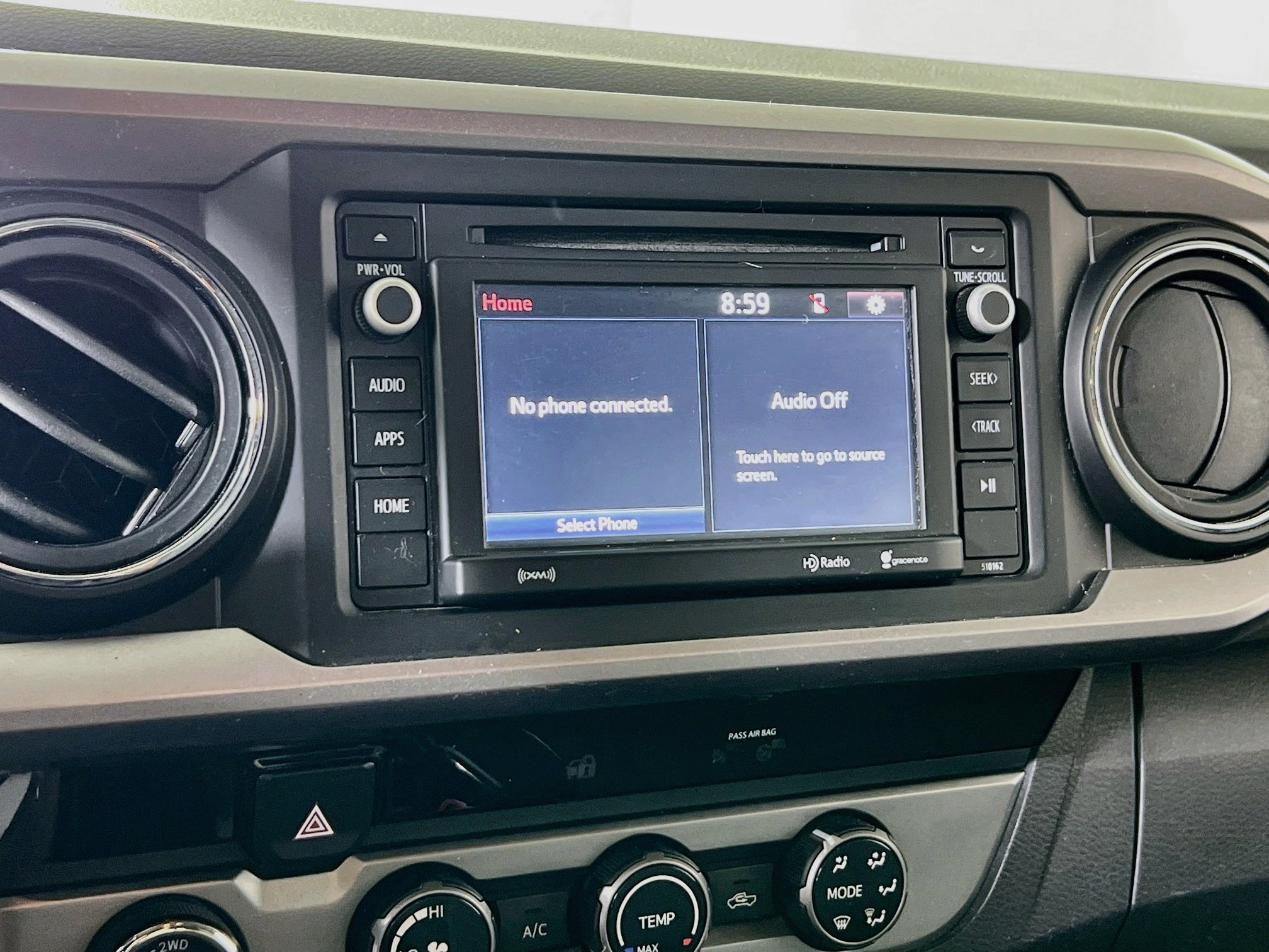 Used 2018 Toyota Tacoma SR5 AWD/4WD image 13