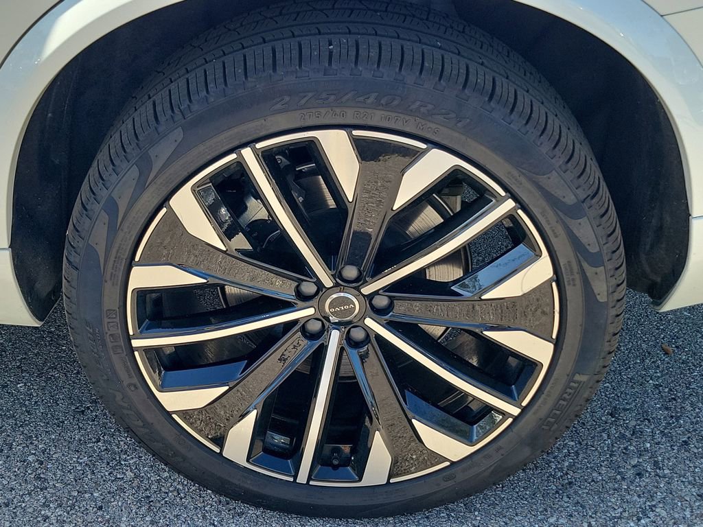 Certified 2025 Volvo XC90 B5 Plus image 12
