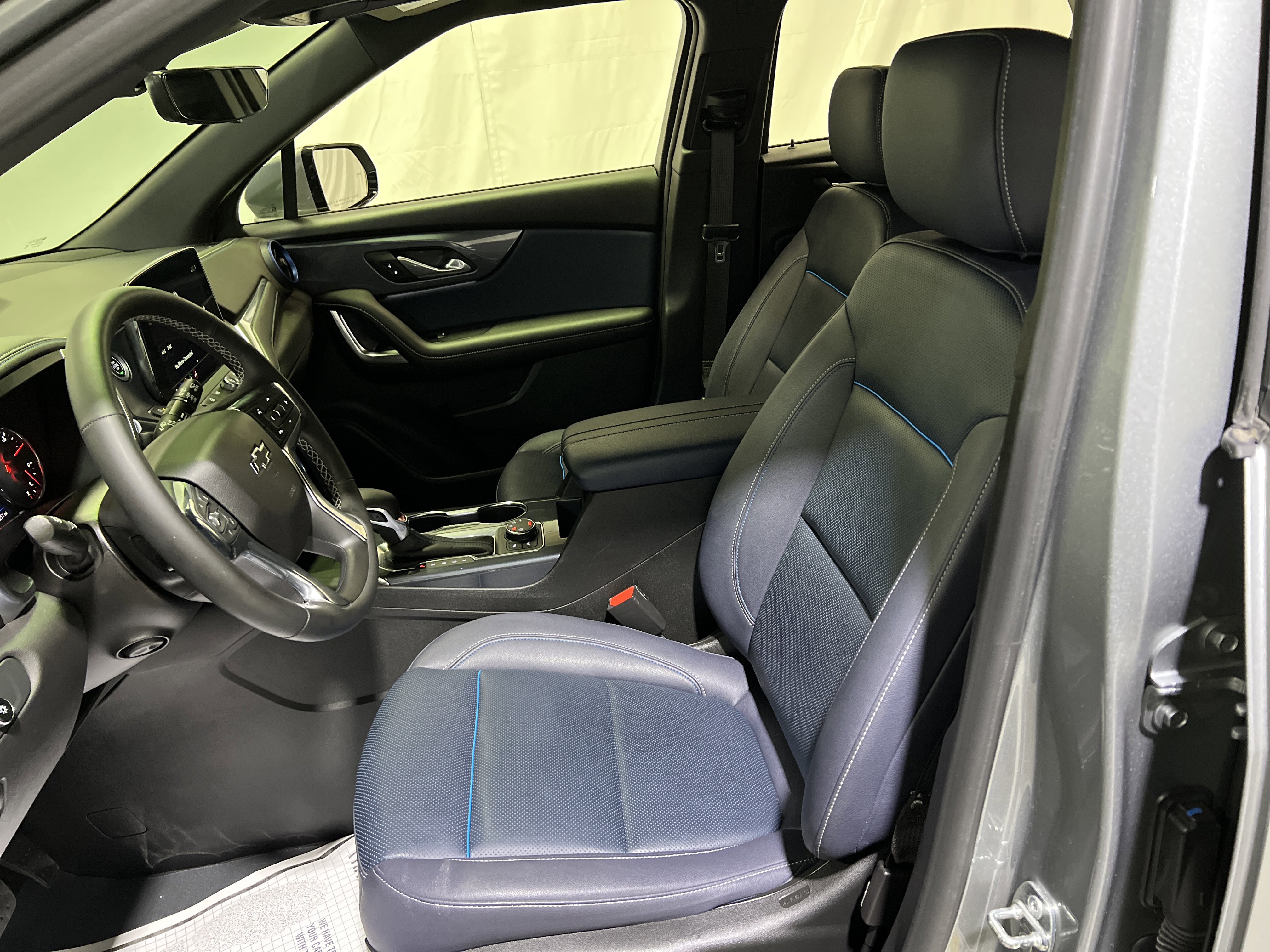 Certified 2023 Chevrolet Blazer RS w/ Driver Confidence II Package image 18