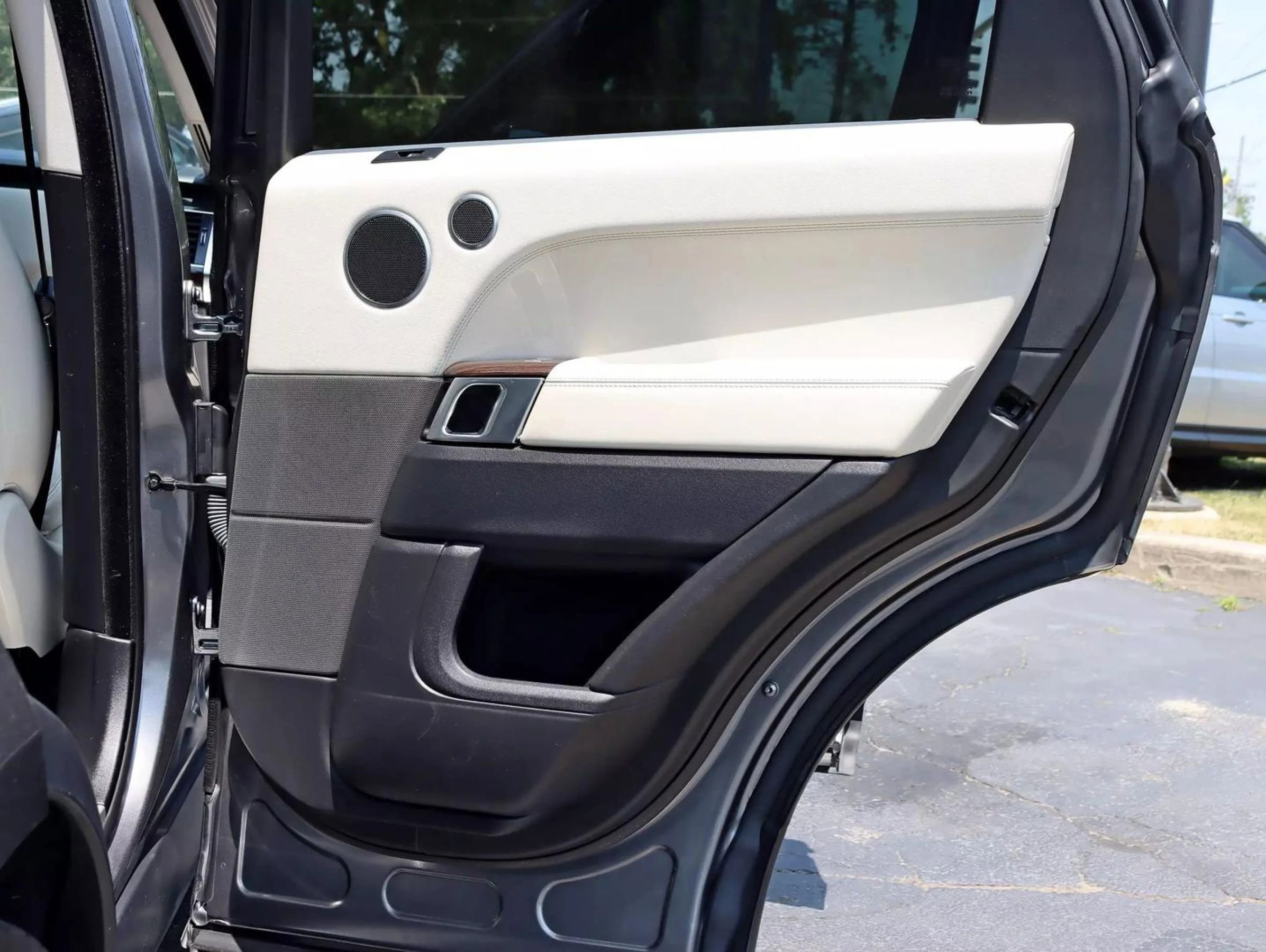 Used 2014 Land Rover Range Rover Sport Supercharged image 36