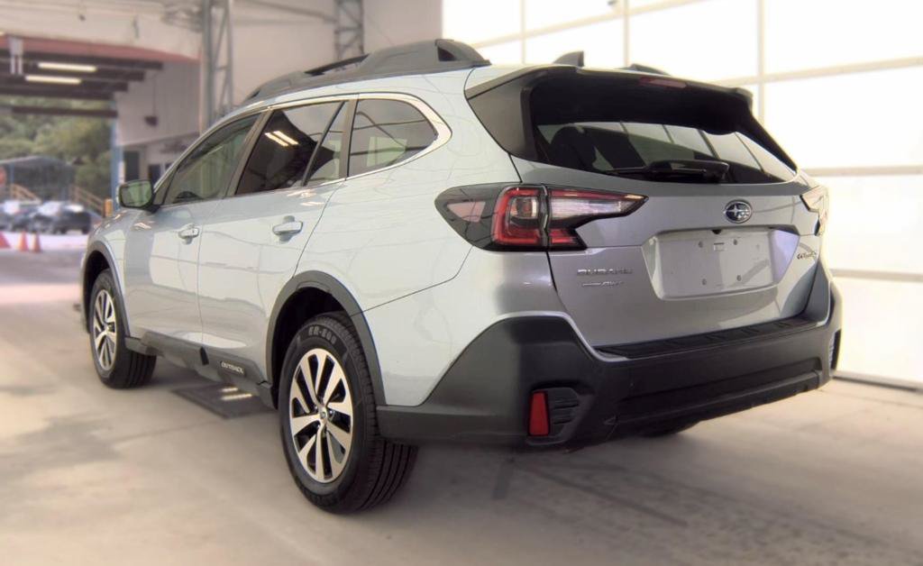 Used 2021 Subaru Outback Premium AWD/4WD image 5