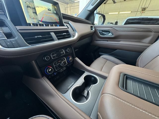 Used 2024 Chevrolet Suburban High Country AWD/4WD image 10