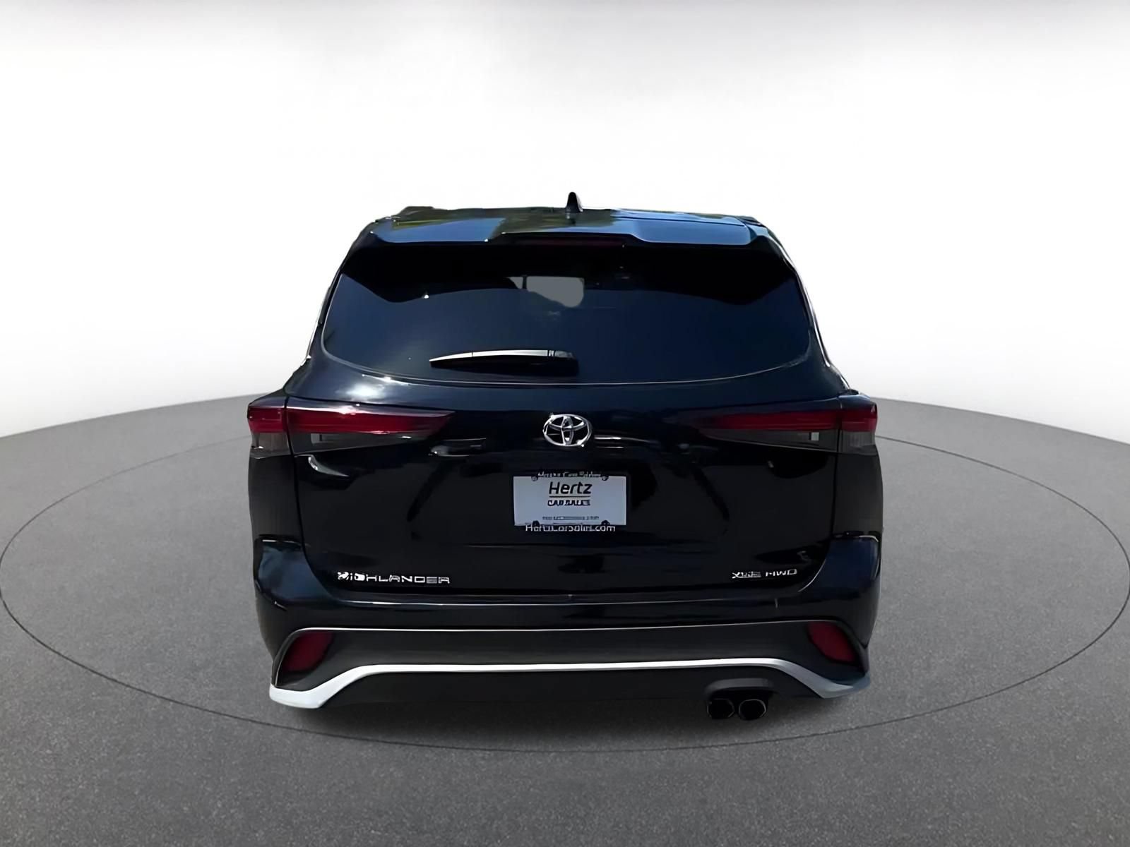 Used 2025 Toyota Highlander XSE AWD/4WD image 10