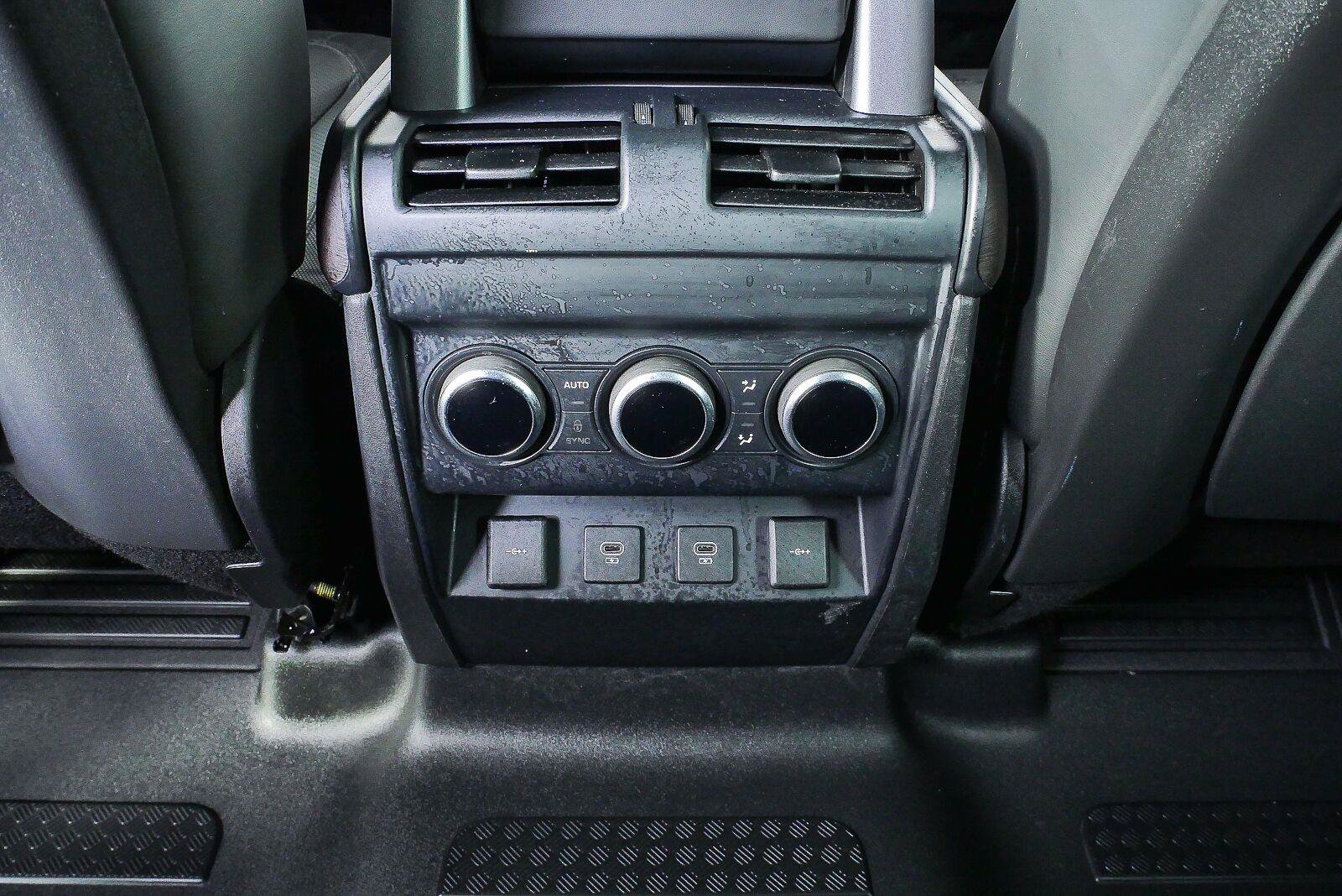 Used 2021 Land Rover Defender 110 X-Dynamic HSE AWD/4WD image 18