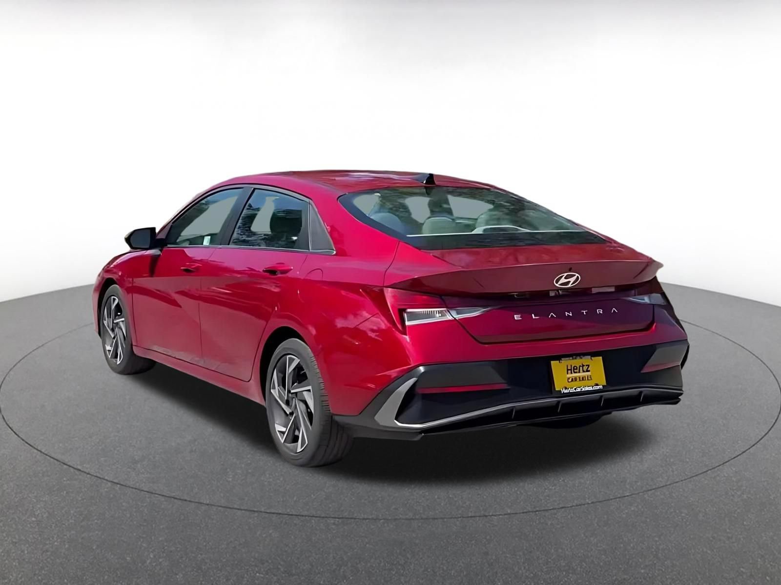 Used 2025 Hyundai Elantra SEL FWD image 11