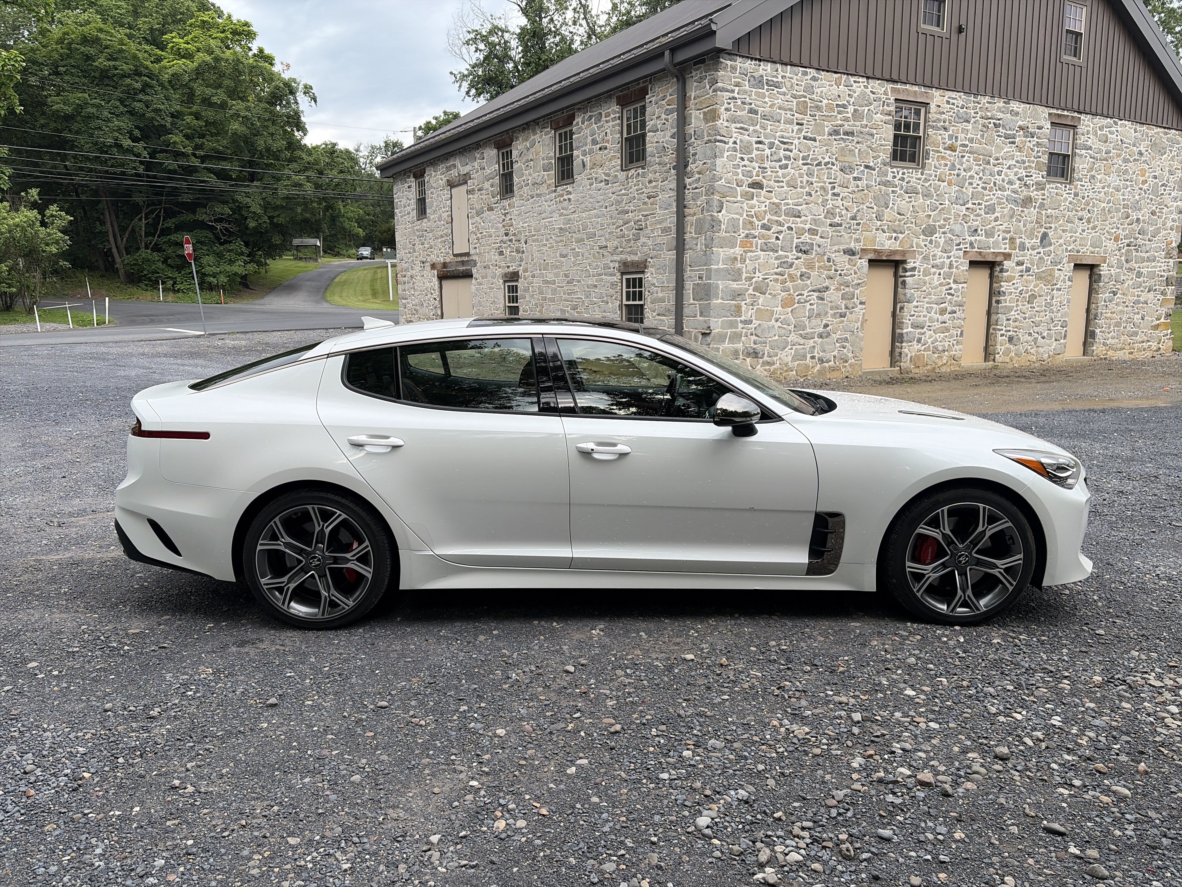 Used 2019 Kia Stinger GT1 AWD/4WD image 4