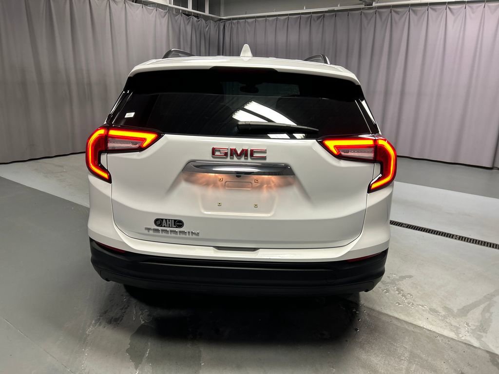 Used 2022 GMC Terrain SLE w/ Driver Convenience Package image 6