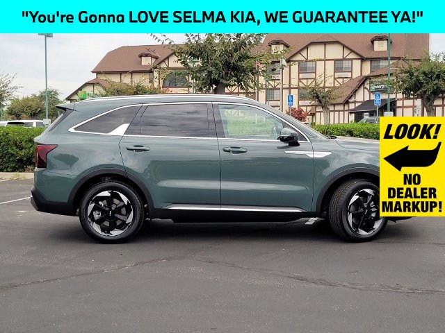 New 2026 Kia Sorento EX w/ EX Premium Package FWD image 3