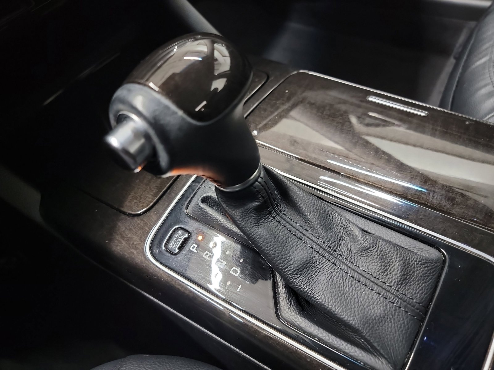 Used 2015 Kia Cadenza Premium image 27