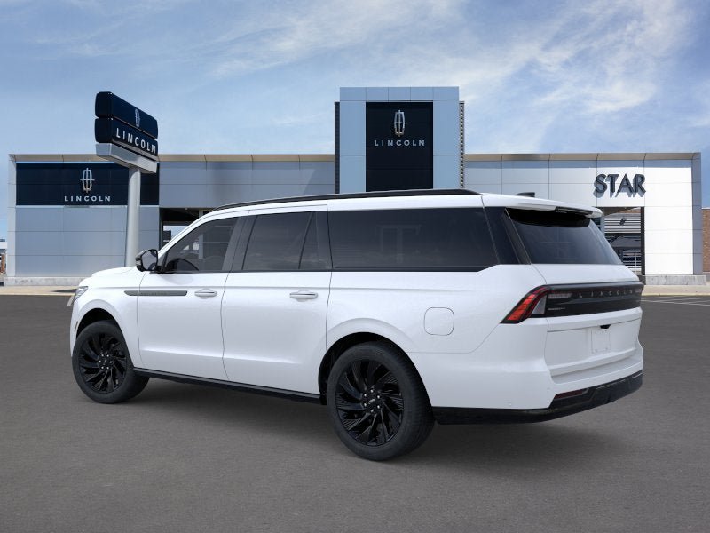 New 2026 Lincoln Navigator L Reserve w/ Jet Appearance Package AWD/4WD image 4