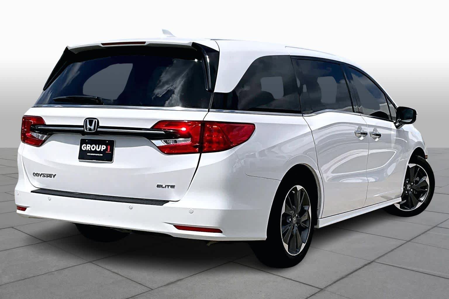 Used 2023 Honda Odyssey Elite image 12