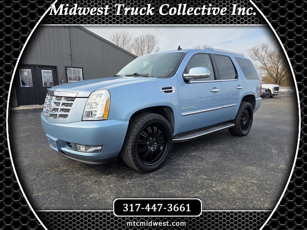 Used 2011 Cadillac Escalade Luxury AWD/4WD image 1