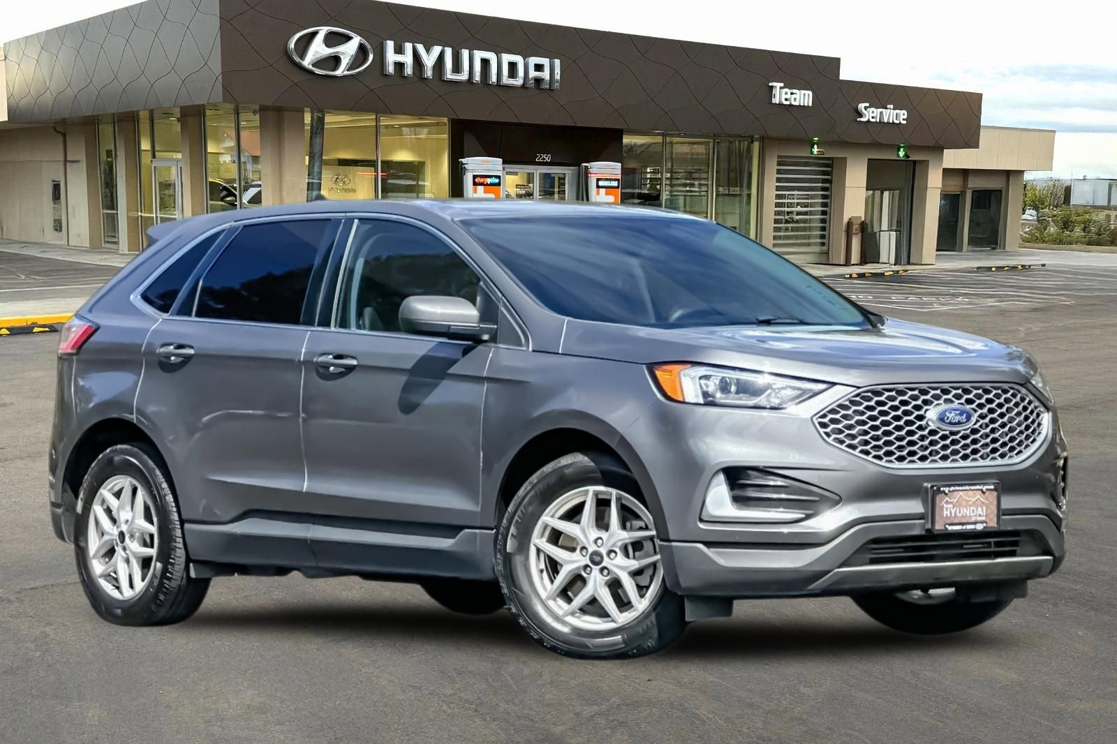 Used 2024 Ford Edge SEL AWD/4WD image 2