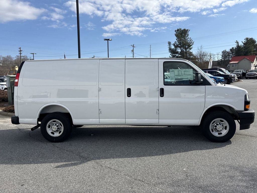 New 2025 Chevrolet Express 3500 Extended w/ Driver Convenience Package RWD image 10