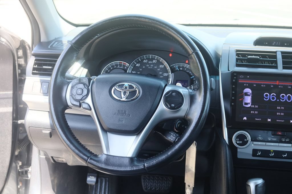 Used 2013 Toyota Camry SE FWD image 19