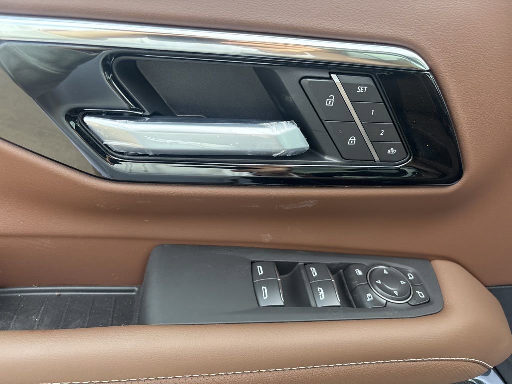 New 2026 Chevrolet Tahoe High Country w/ LPO, Illumination Package AWD/4WD image 10