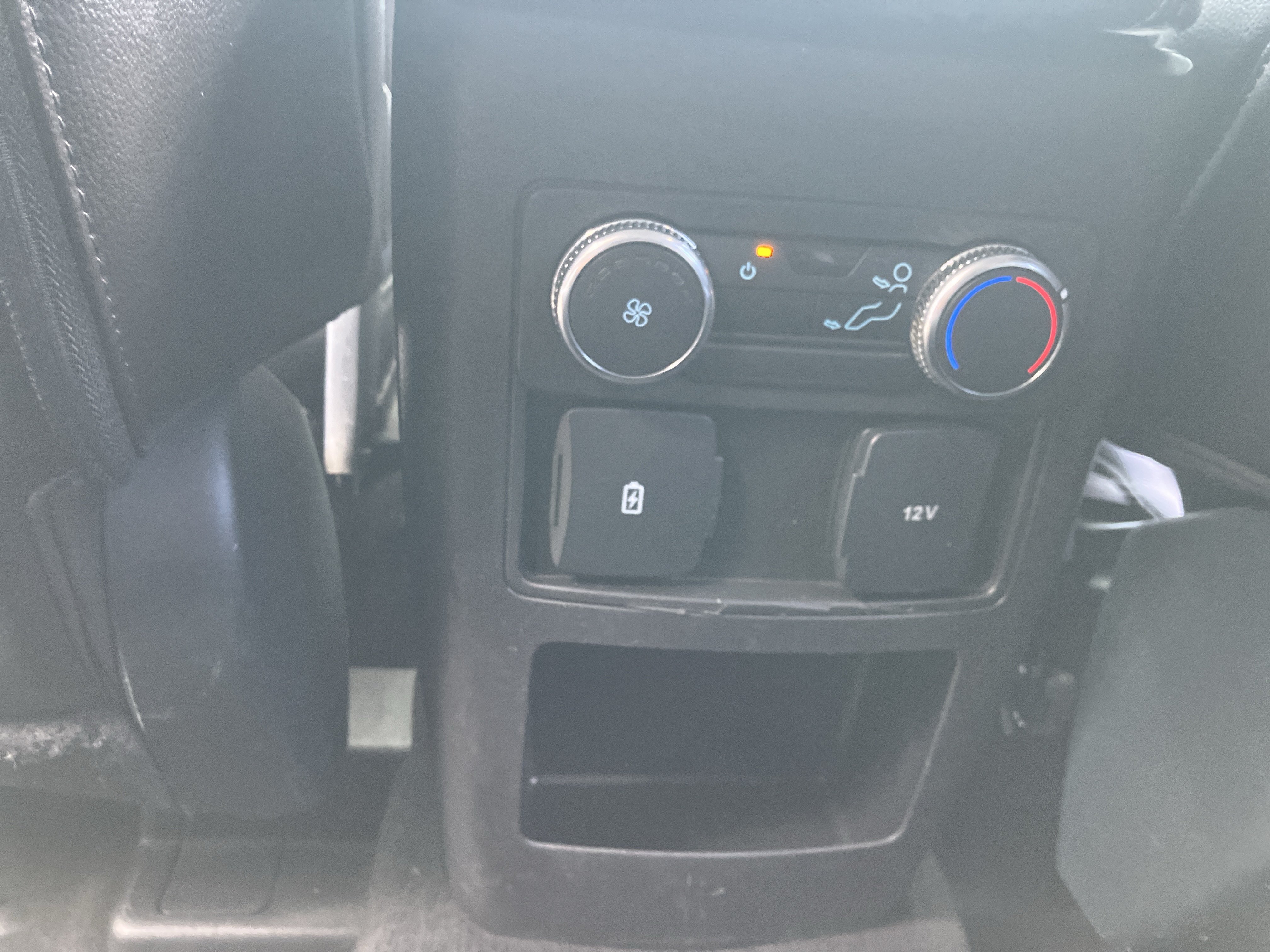 Used 2021 Ford Explorer XLT AWD/4WD image 16