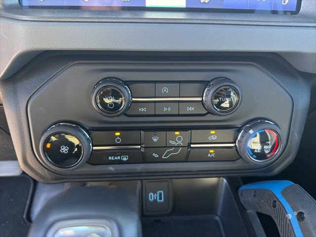 Used 2024 Ford Bronco Black Diamond image 9