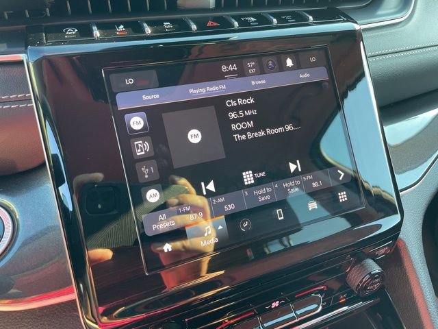 Used 2023 Jeep Grand Cherokee Laredo image 23