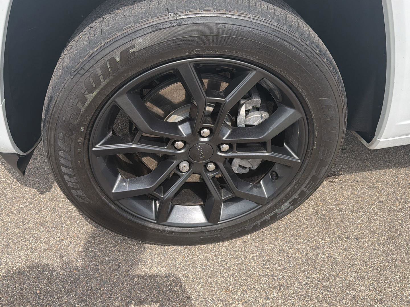 Used 2023 Jeep Grand Cherokee 30th Anniversary AWD/4WD image 9