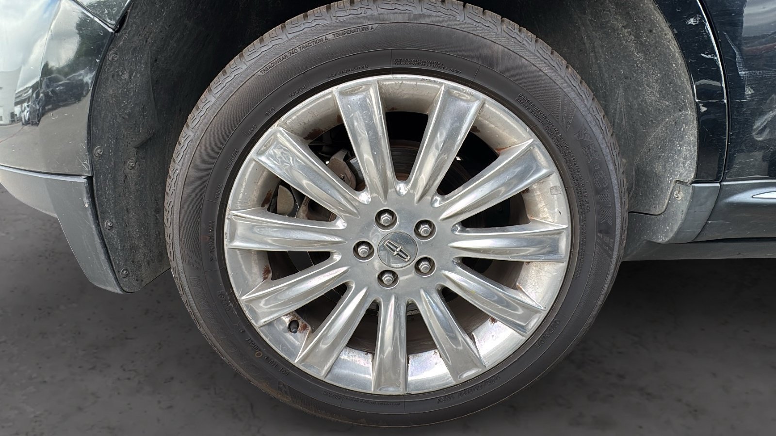 Used 2013 Lincoln MKX FWD image 18