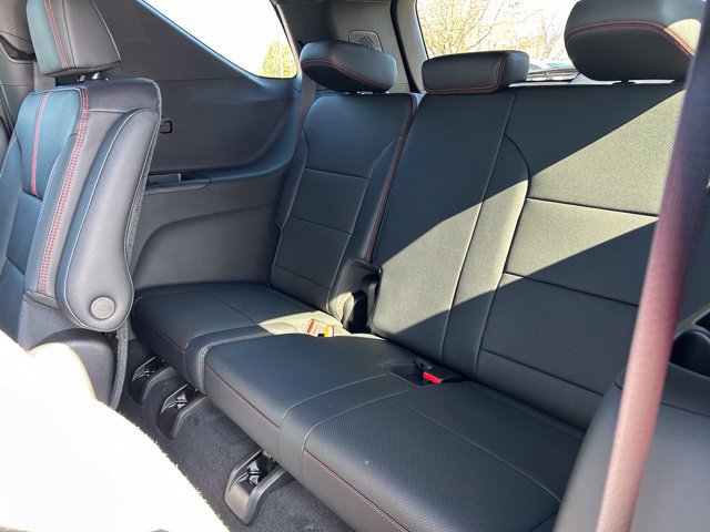 New 2026 Chevrolet Traverse RS w/ LPO, Floor Liner Package FWD image 20