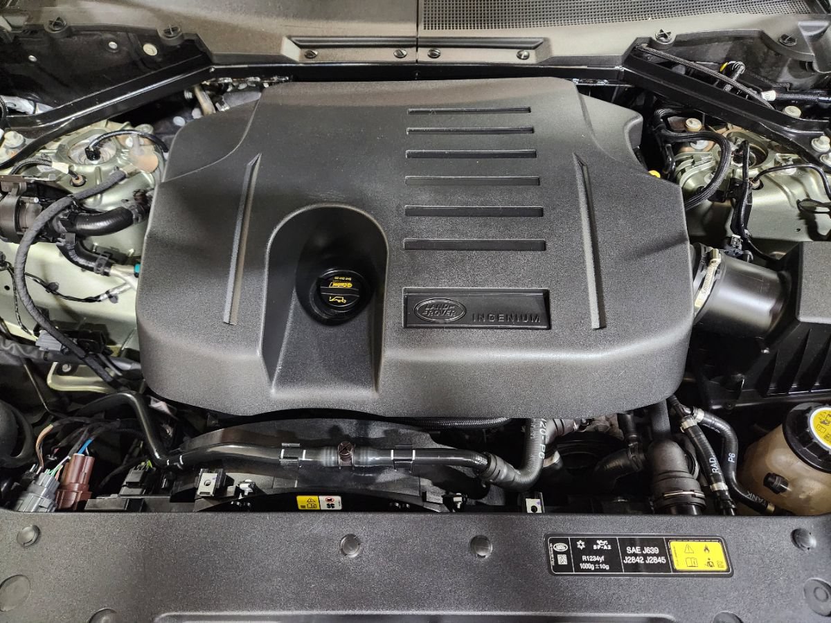 Used 2021 Land Rover Defender 110 X-Dynamic SE AWD/4WD image 52