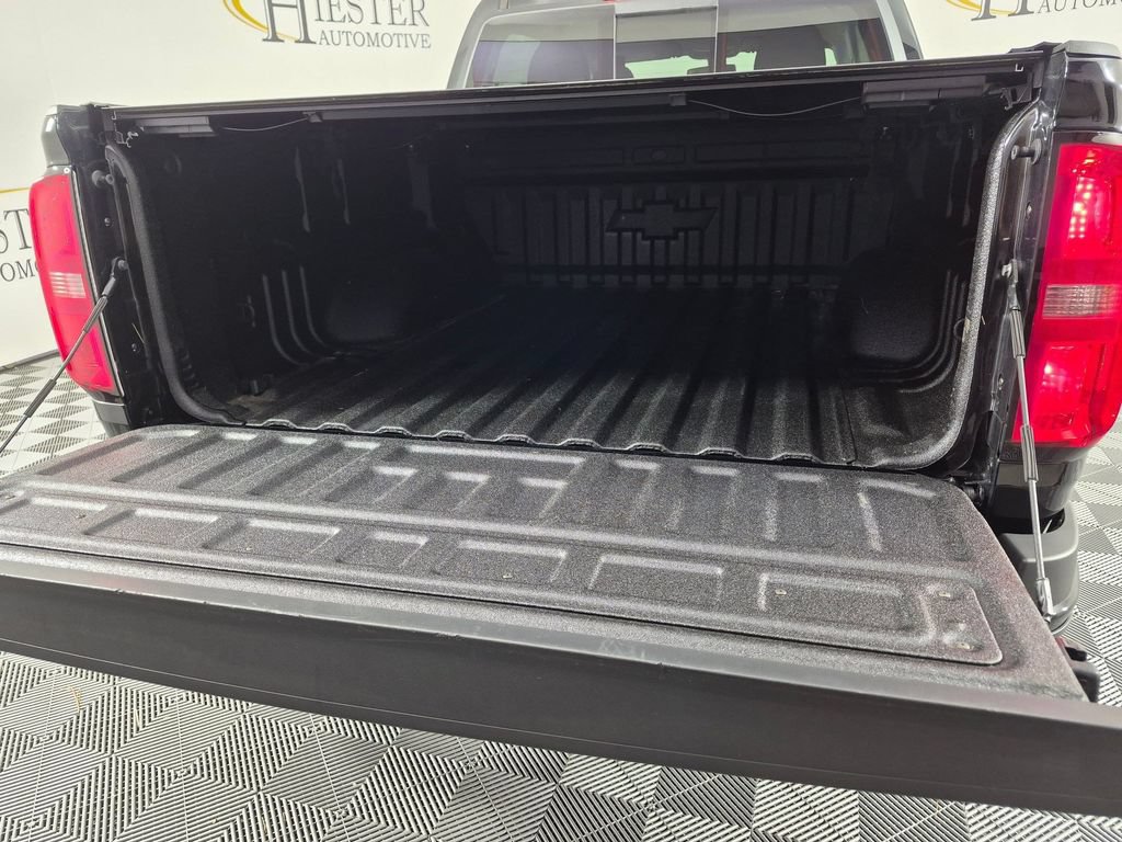 Used 2022 Chevrolet Colorado LT w/ Redline Special Edition RWD image 28