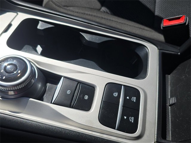 Used 2022 Ford Explorer XLT image 24