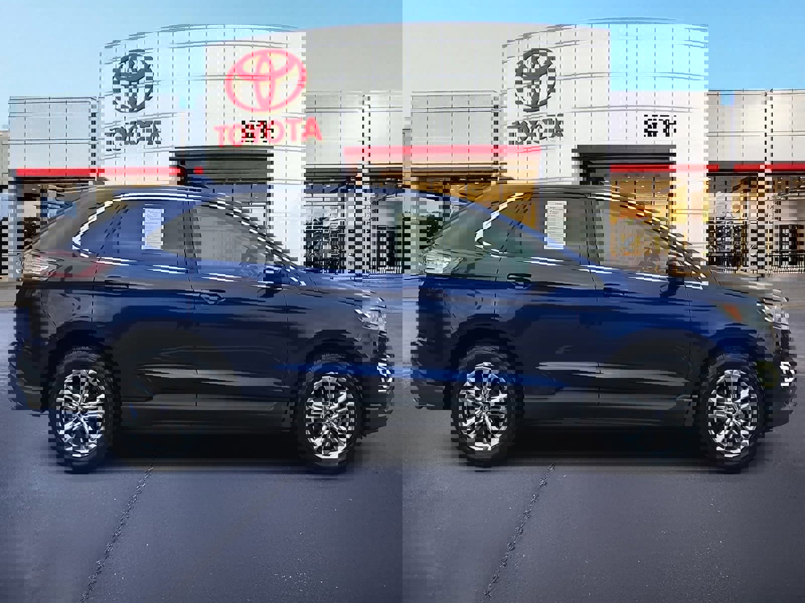 Used 2016 Ford Edge SEL w/ Equipment Group 201A image 4