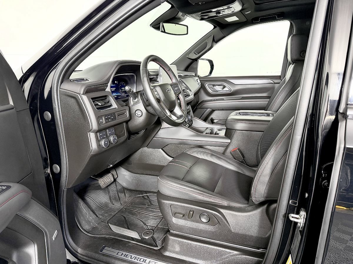 Used 2023 Chevrolet Suburban RST w/ Luxury Package AWD/4WD image 38
