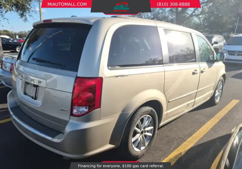 Used 2014 Dodge Grand Caravan SXT w/ UConnect Hands-Free Group FWD image 3