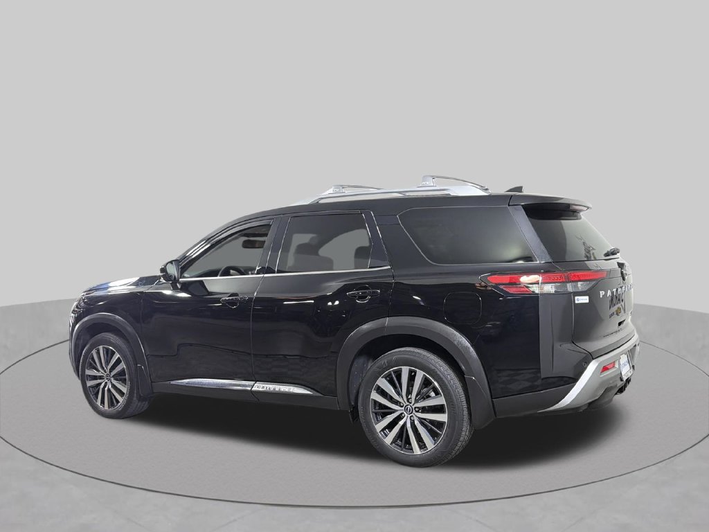 Used 2022 Nissan Pathfinder Platinum w/ Cargo Package AWD/4WD image 4