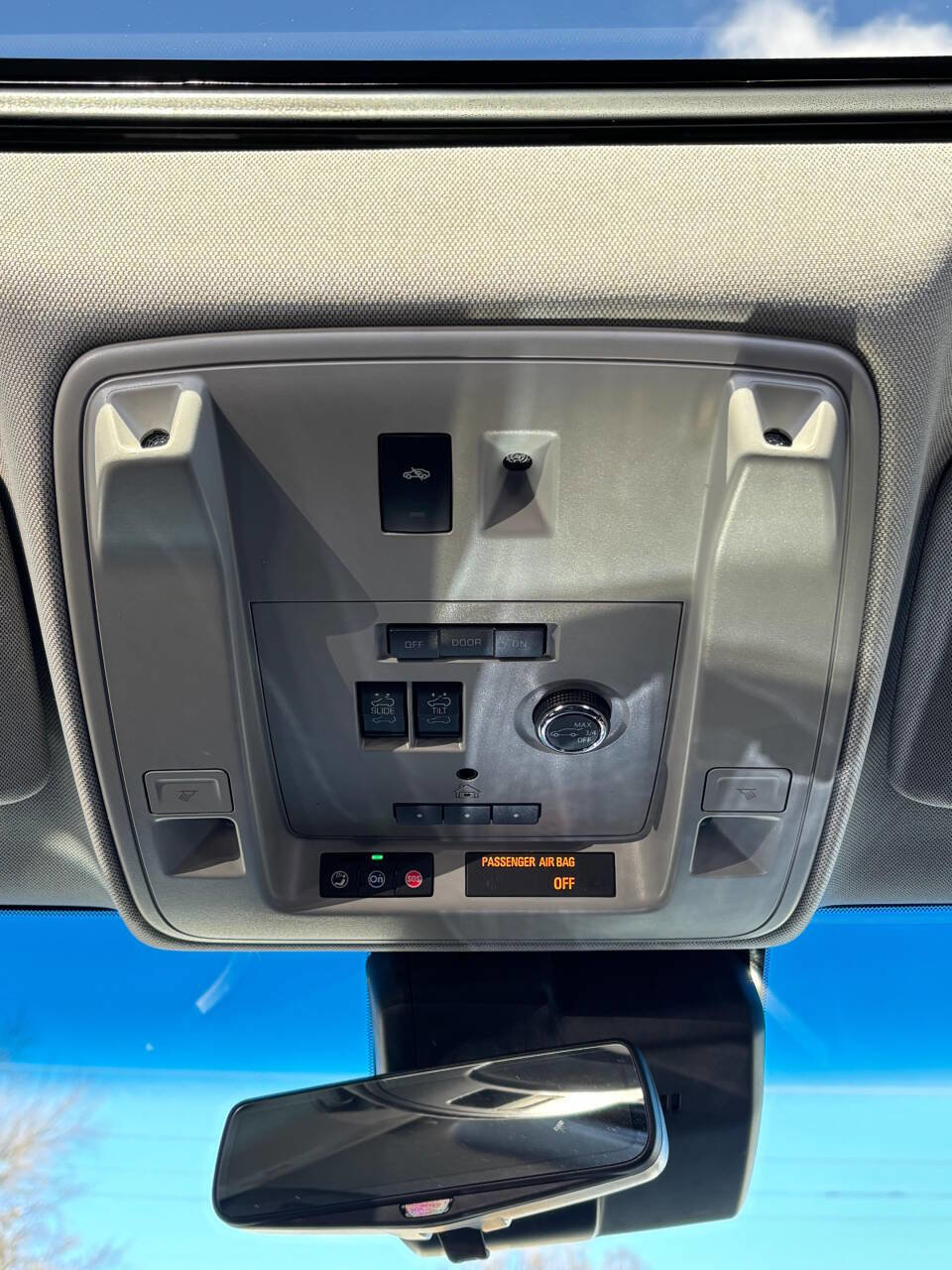 Used 2019 Cadillac Escalade ESV Luxury w/ LPO, Radiant Package image 33