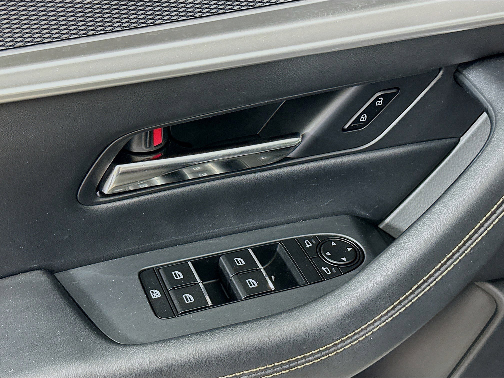 Used 2024 MAZDA CX-90 Plug-In Hybrid w/ Preferred image 15