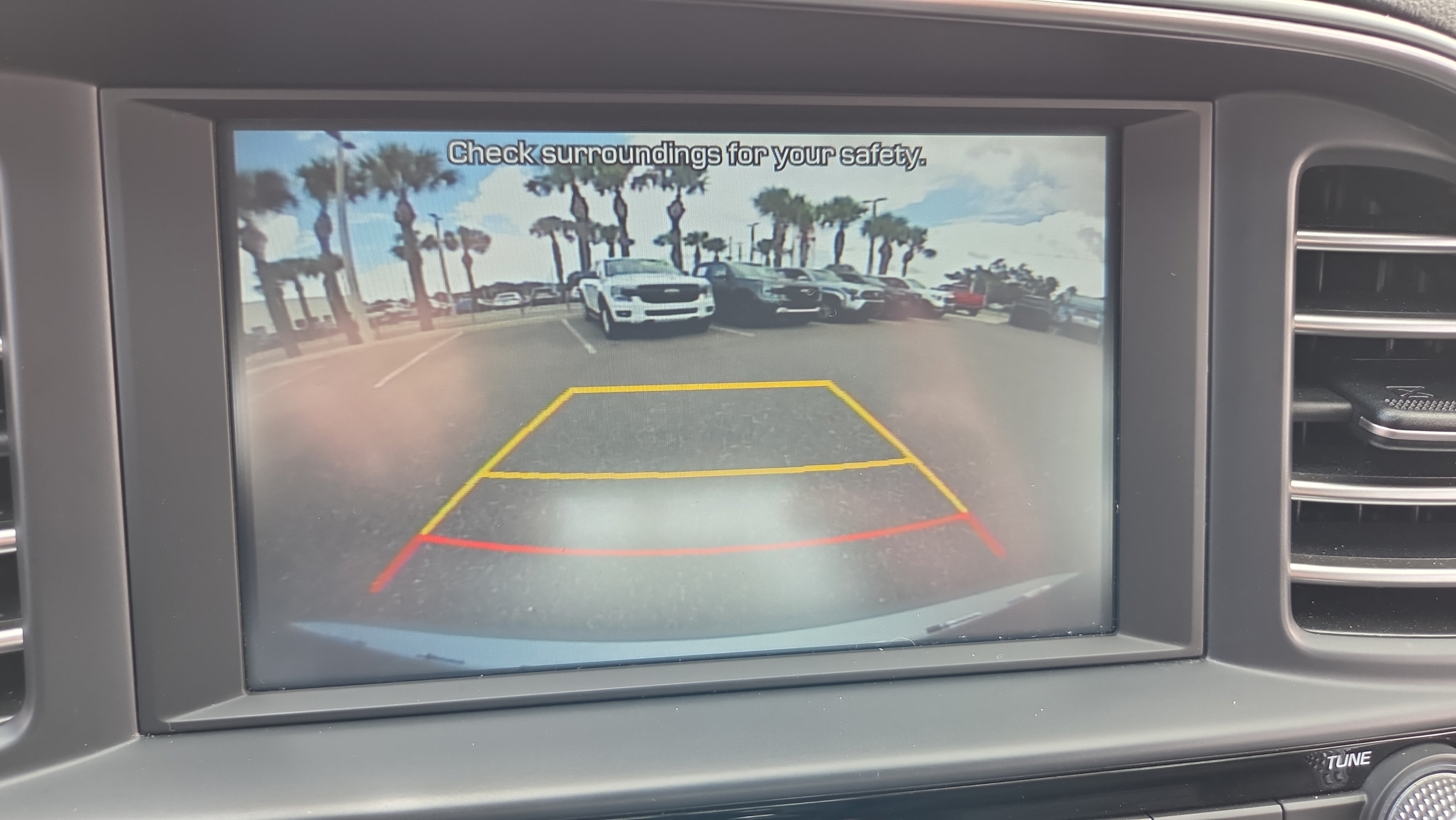 Used 2020 Hyundai Elantra Limited w/ Cargo Package (C1) FWD image 15